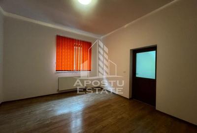 Casa individuala, 5 camere, 3 bai cu terasa si curte proprie de 400 mp - 4