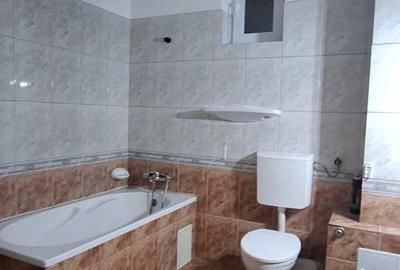 Casă individuală cu 9 camere cu Canalizare în Central - 8