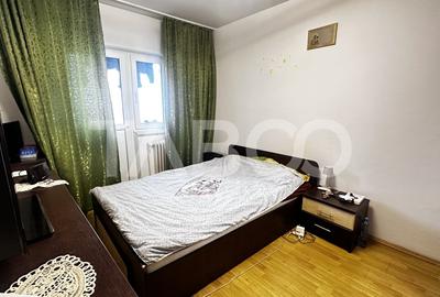 Apartament cu 2 camere decomandat, mobilat în Vasile Aaron - 3