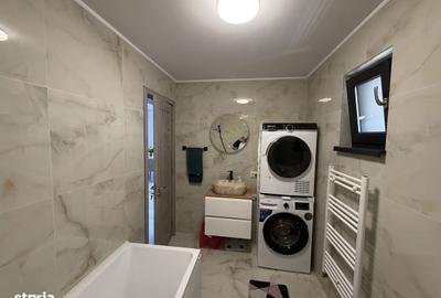 Casă cu 4 camere cu Canalizare în Bănești