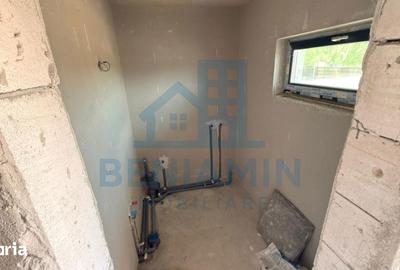Casă cu 4 camere cu Teren 200 Mp în Malu Mare - 8