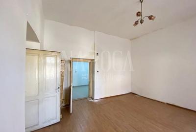 Apartament cu 3 camere semidecomandat în Central - 3