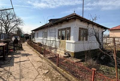Casă cu 5 camere cu Teren 838 Mp în Căciulați - 2