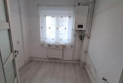 Proprietar, vand apartament 2 camere decomandat, et.3 Proprietar, vand apartament 2 camere decomandat, et.3 - 2