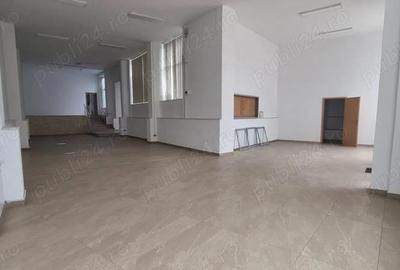 Inchiriez spatiu ultracentral Pitesti, 700 mp, vitrina mare stradala Inchiriez spatiu ultracentral Pitesti, 700 mp, vitrina mare stradala - 6