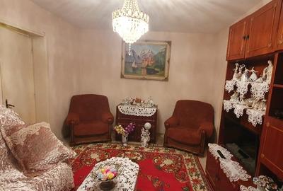 Apartament de vânzare - 5