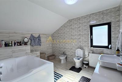 Casă individuală cu 4 camere cu Teren 250 Mp în Berceni - 11