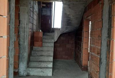 Casă individuală cu 6 camere cu Canalizare în Dumbrăvița - 3