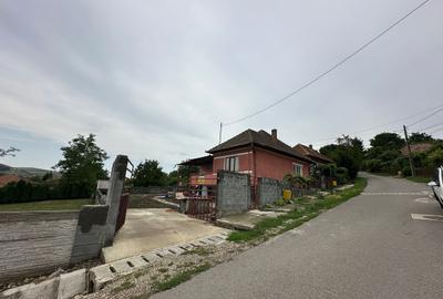 Casă cu 4 camere cu Teren 700 Mp în Central - 11