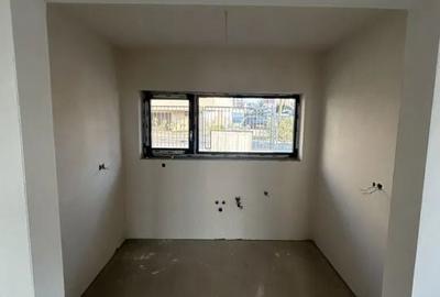 Casă cu 4 camere cu Canalizare în Andrei Mureșanu