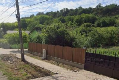 Teren de 3000 mp, în Hotarele - 2