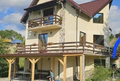 Casă individuală cu 4 camere cu Canalizare în Fundata - 2