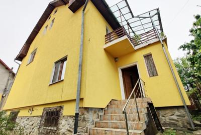 COMISION 0% Casa cuplata/5 camere/garaj/curte/zona Spitalul Cisnadie
