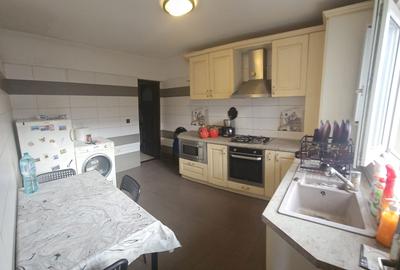 Casă cu 3 camere cu Teren 200 Mp în Central - 2