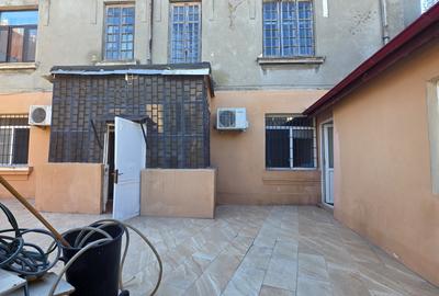 Apartament cu 4 camere semidecomandat în Peninsula