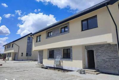 Casă cu 4 camere cu Teren 250 Mp în Odăi - 12