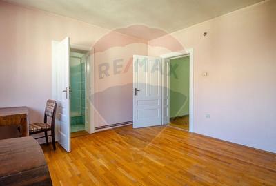 Casa individuala spatioasa cu potential in zona Lunei - 15