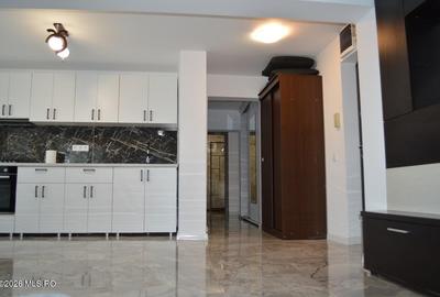 Apartament cu 3 camere decomandat în Craiovei - 5