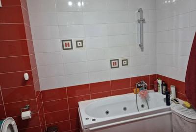 Apartament cu 3 camere decomandat în Tomis Plus