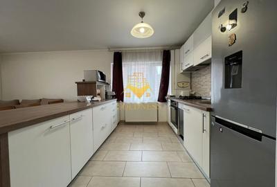 Apartament cu 3 camere semidecomandat, mobilat în Zorilor - 2