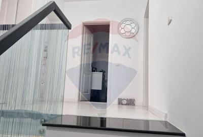 Casă cu 4 camere cu Teren 250 Mp în Domnești - 5