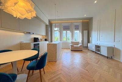 Apartament cu 4 camere semidecomandat, mobilat în Central