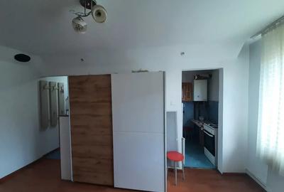 Inchiriez apartament cu doua camere. - 1