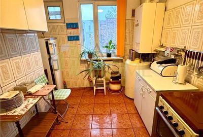 Vanzare apartament 4 camere, boxa si garaj propriu, in Ploiesti, zona Bd. Castanilor - 18