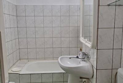De inchiriat Apartament 3 camere, zona Centru. - 7