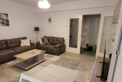 Proprietar vand apartament 2 camere, decomandat, cu loc de parcare sub - 1