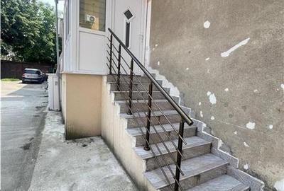 3 camere deosebit, amenajat LUX,  boxa, curte acces auto - 25