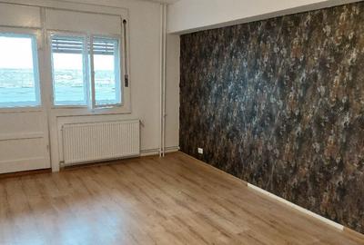 Apartament cu 3 camere decomandat în Exterior Vest - 9