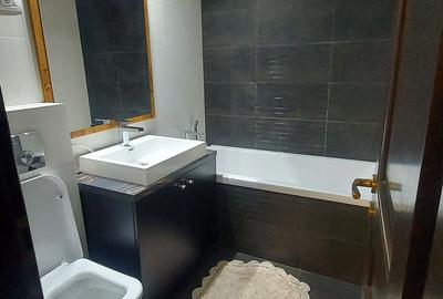 Apartament cu 3 camere decomandat în Libertății