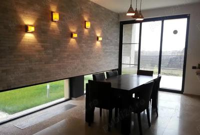 De vanzare vila in Swan Lake Village - 2