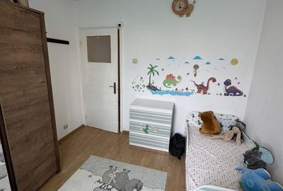 Apartament cu 3 camere semidecomandat, mobilat în Rahova - 25