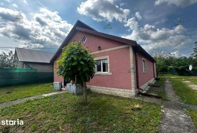 Casă cu 4 camere cu Teren 1450 Mp în Stănești - 1