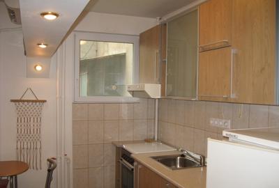 Balta Alba, Salajan, Piata Titan, la statuie - 9