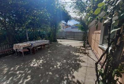 Vand casa cu curte si gradina - 5