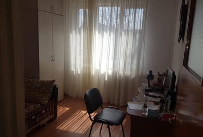 Apartament 4 camere decomandat - 2