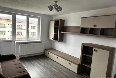 Apartament cu 4 camere în Motru - 5