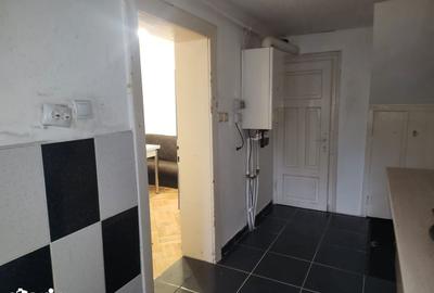 Casă cu 4 camere cu Teren 250 Mp în Calea București - 9