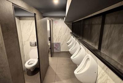 Spațiu comercial, de 520 mp, în Central - 8