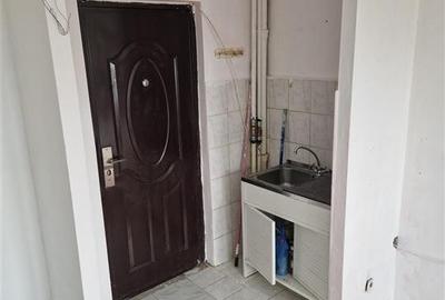 Garsoniera etaj 2 zona Stadion Cerna - 9