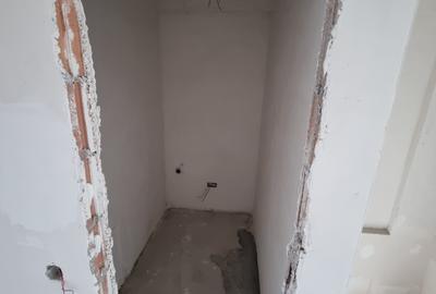 De Vanzare: Apartament cu 4 camere pe 2 nivele - 14