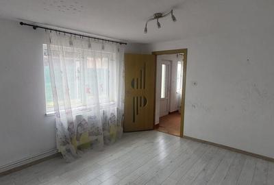 Casă cu 3 camere cu Teren 208 Mp în Moieciu