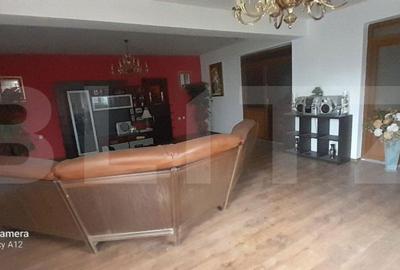 Casă cu 4 camere în Central