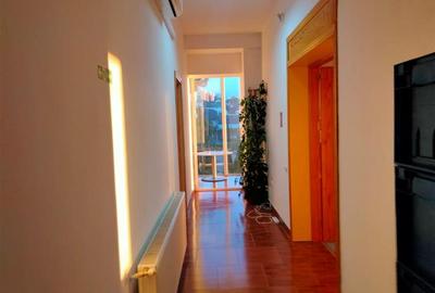 Apartament cu 4 camere semidecomandat în Bună Ziua