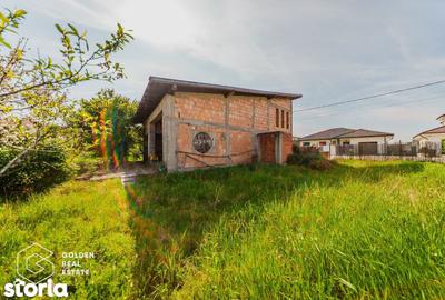 Casă cu 4 camere cu Canalizare în Vladimirescu