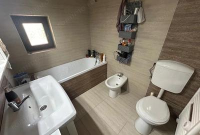 Casă cu 5 camere cu Teren 400 Mp în Cetate