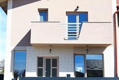 Casă cu 4 camere cu Canalizare în Valea Lupului - 2